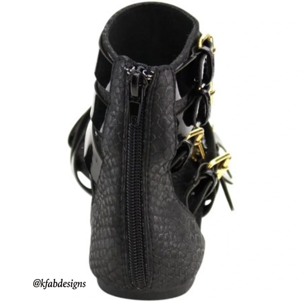 LAST 2! Strappy Black Zipper Textured Gladiator FlatSandal-Gold Tone Buckles - Picture 2 of 8